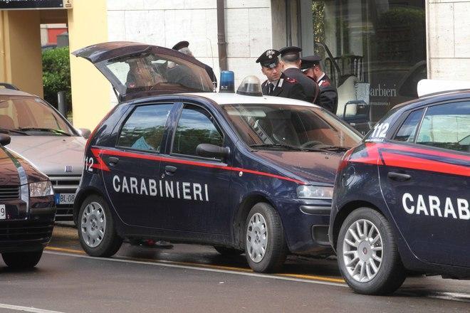 Rubano con il figlio di due anni 