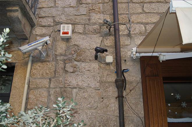 Famiglia rapinata in casa a Sestu, la polizia cerca analogie con altri colpi 