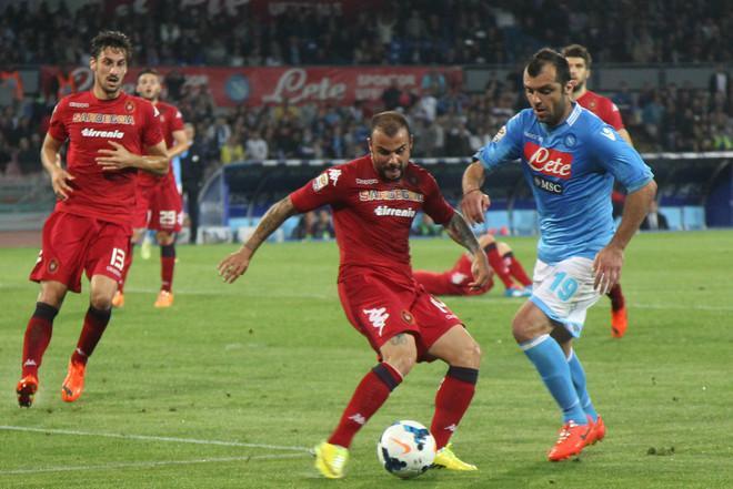 Napoli troppo forte per il Cagliari: 3-0 