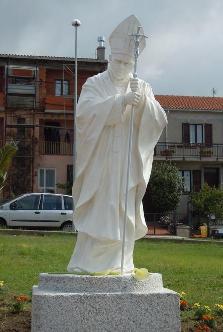 Una piazza intitolata a Giovanni Paolo II 