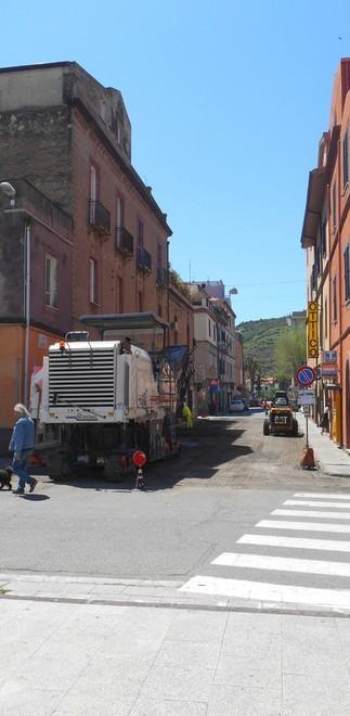 Via Gioberti, asfalto da rifare 