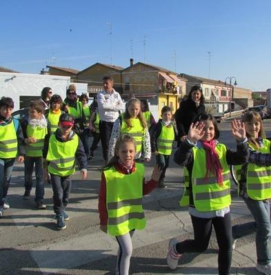 Fantinuoli: «Sempre più bambini a scuola... in pedibus»