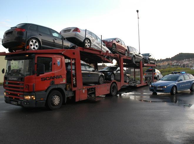 Riciclaggio di auto, tre finiscono a processo 