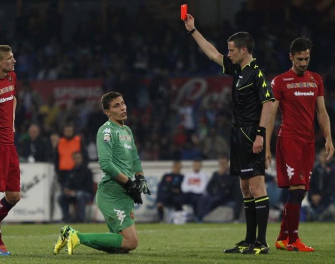 Il Cagliari ha spento la luce, col Chievo si gioca la faccia 