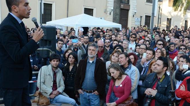 «A casa chi obbedisce alle lobby»