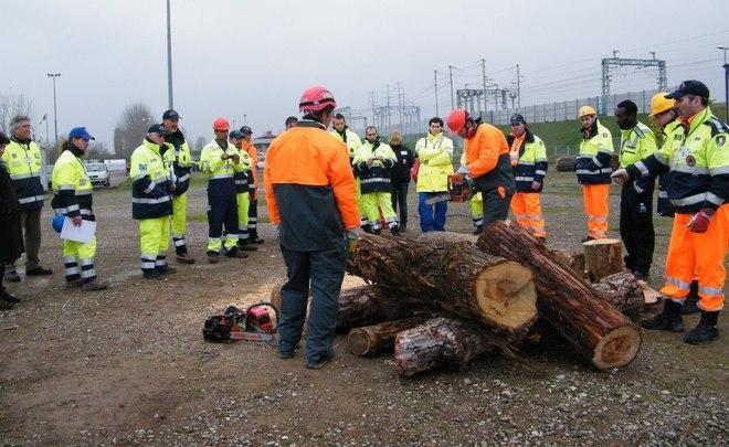 Corso di motosega per i volontari di Protezione civile 
