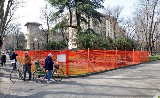 Cemento nel parco/ «Perché non fate riaprire i vecchi chioschi in piedi?» 