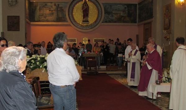 Porto Garibaldi, centinaia di persone per salutare Valerio 