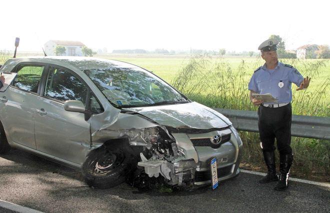 Scontro con ferite in via Pomposa 