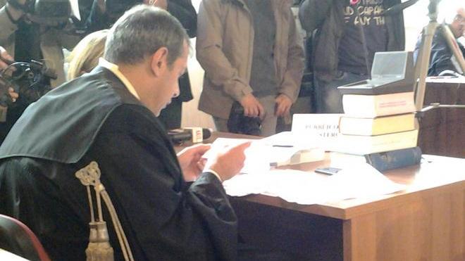 Gelosie e accuse in 19 bigliettini