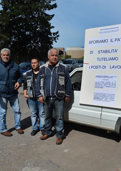 Sit-in dei lavoratori della Spo davanti alla Provincia