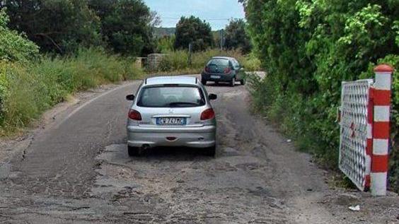 Strada impraticabile alla stazione di Luras l’Alta Gallura insorge