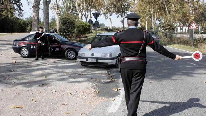 Finisce nei guai per le munizioni