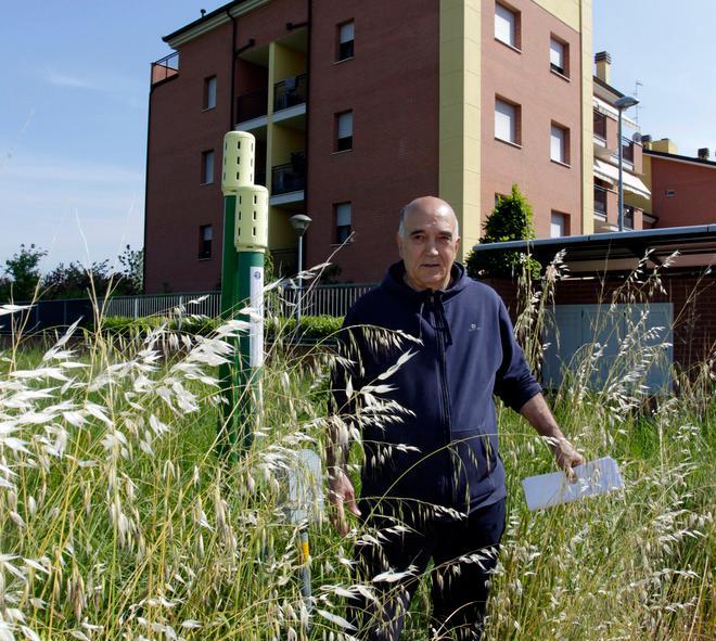 «Il Comune non taglia l’erba salvateci da bisce e ratti»