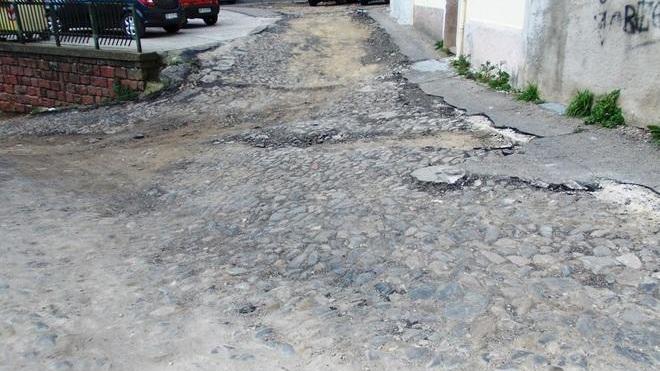 Stop ai lavori nelle strade Il sindaco: serve la perizia