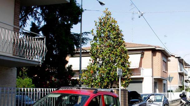 Schianto tra due auto in via Voghera