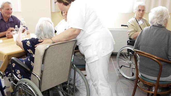 La crisi travolge anche le case protette