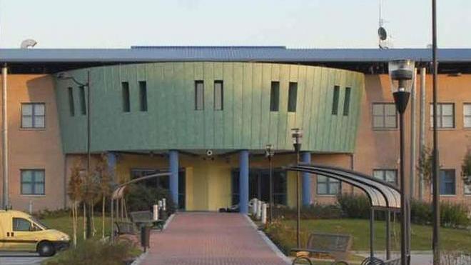 Due vigili agli arresti domiciliari per lesioni personali e falso