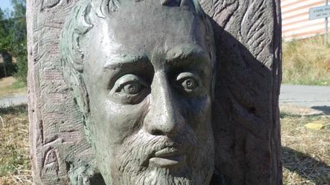 Una scultura per celebrare l’Ariosto
