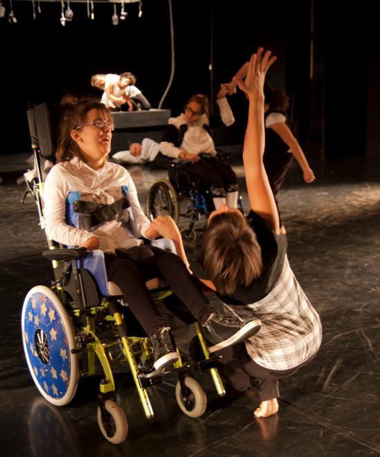 Danzatori disabili al Premio Gaber con “La Giostra” 
