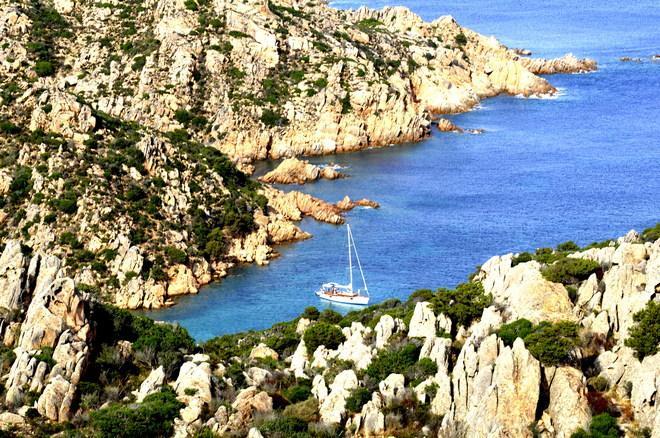 Il belga Dhondt si aggiudica il Sardinia Trail 