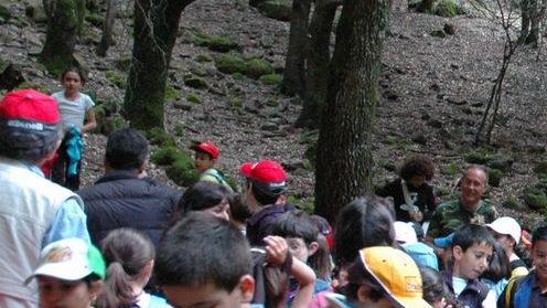 Alunni delle scuole a lezione dai cacciatori di “Sas costas”