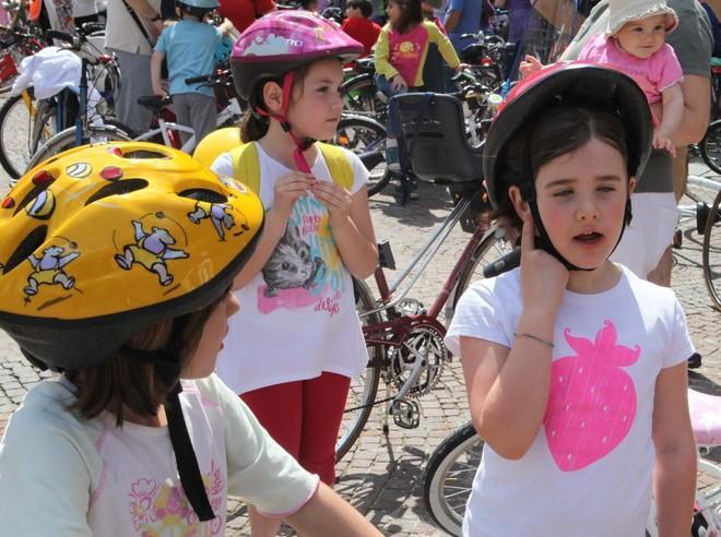 “Pedalando tra le nuvole” ascoltando le più belle favole 