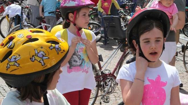 “Pedalando tra le nuvole” ascoltando le più belle favole