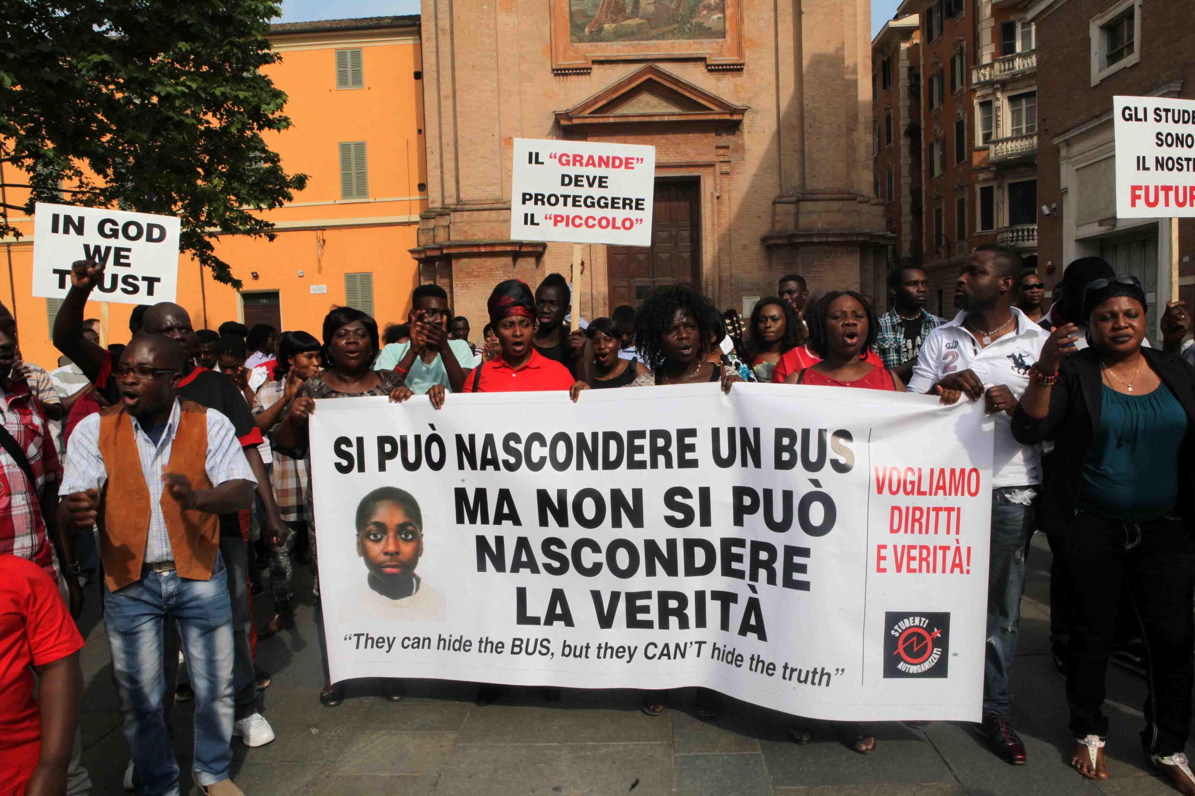 Il corteo chiede giustiza «Verità per Sylvester» 