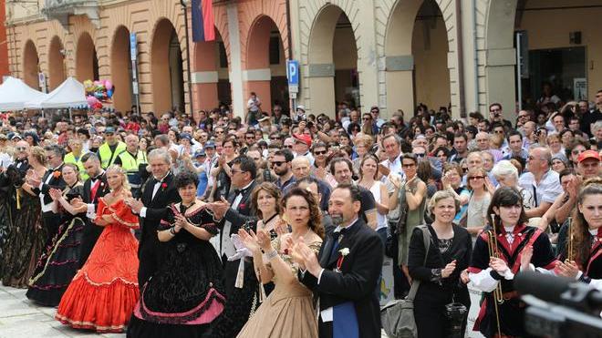 GNOCCATA Ventimila spettatori per il corteo storico e il popolo torna sovrano