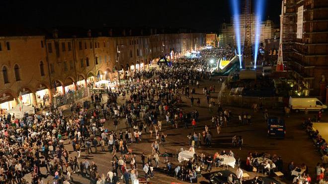 Boom della “Notte bianca” 45mila invadono il centro FOTO VIDEO