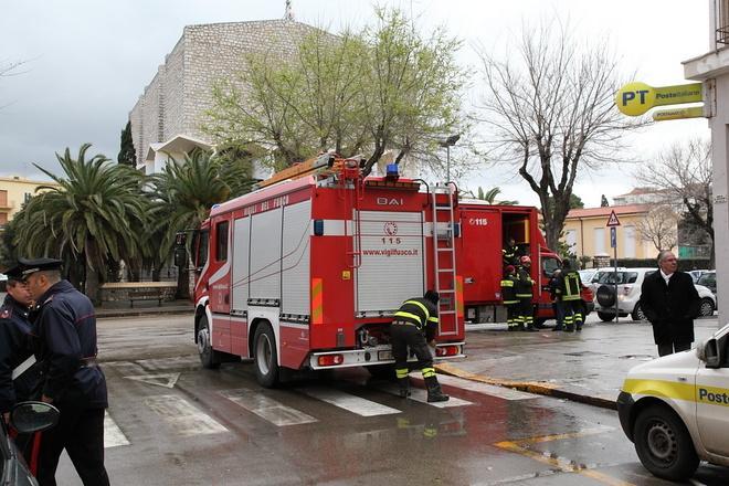 Va a fuoco una Land Rover, l’incendio è doloso 