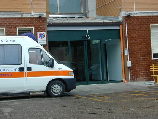 Operaio ferito a Santa Giusta, è caduto da due metri d’altezza 