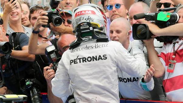 Dominio Mercedes: Hamilton è il leader