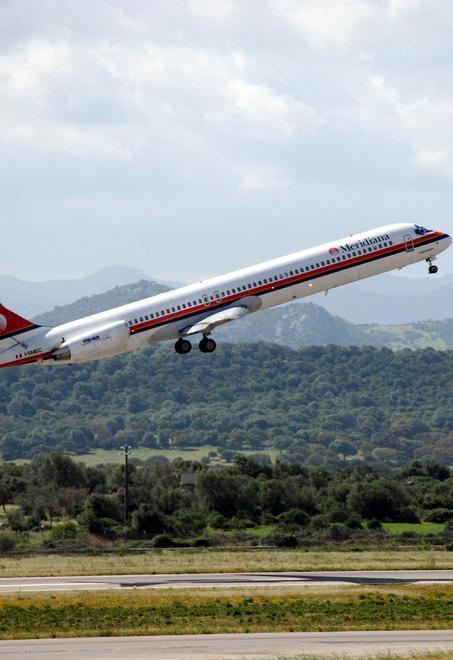 Meridiana in picchiata Deiana: tagli inevitabili 