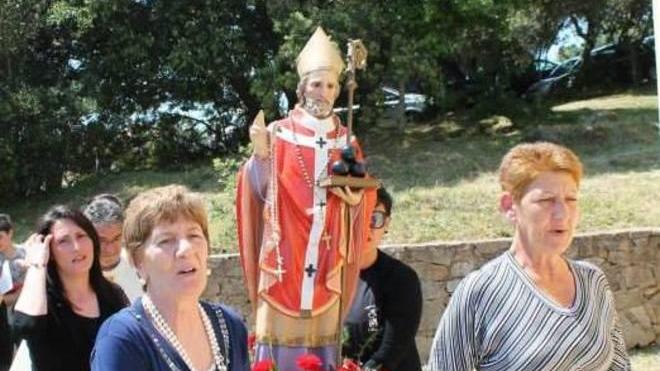 Riti religiosi e pranzo tipico, pienone alla festa campestre