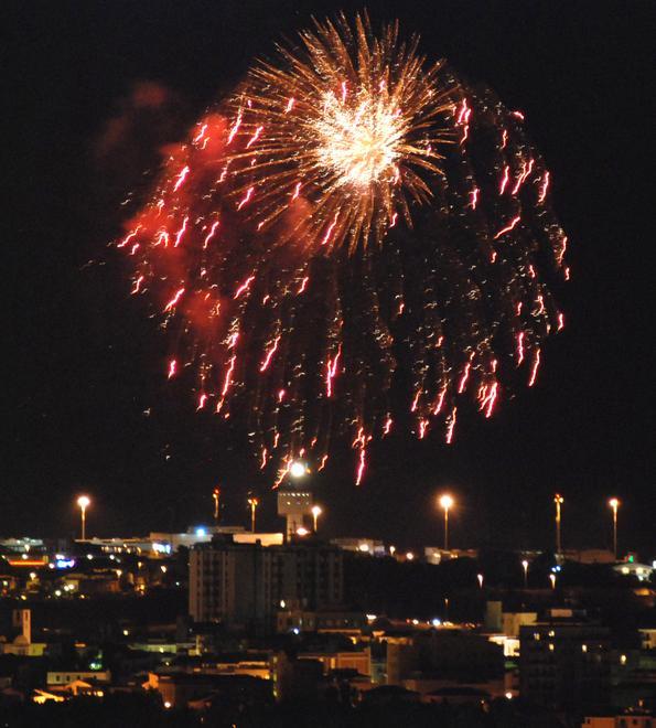 Si comincia questa sera con i fuochi artificiali sul lungomare di via Redipuglia 