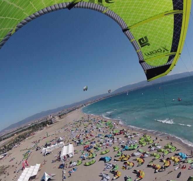 Cinque giorni di spettacolo con gli assi del kitesurf 