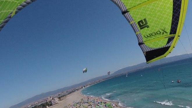 Cinque giorni di spettacolo con gli assi del kitesurf