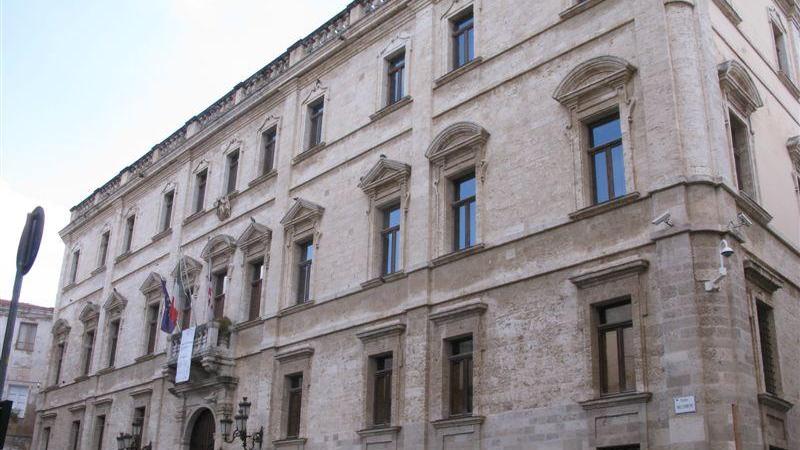 La corsa a Palazzo Ducale tra veleni e guerre interne