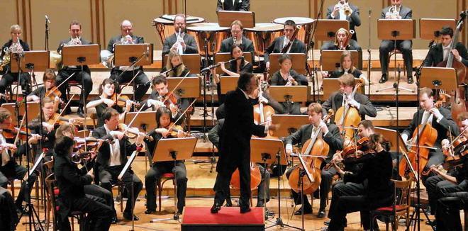 La Mahler Orchestra con Andsnes suonano Beethoven 