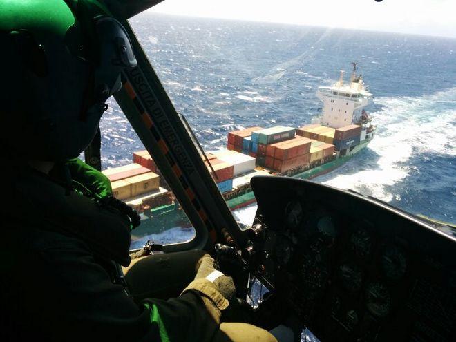 Marinaio con emorragia cerebrale soccorso al largo di Cagliari 