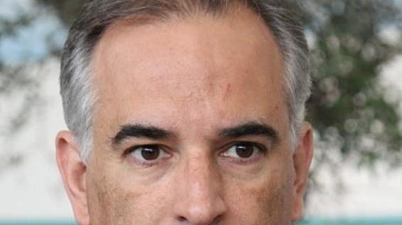 Pili: «Questa scelta è un atto folle» Scanu: «Decisione lungimirante»