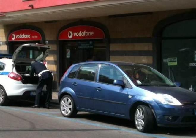 Suora “politically correct” Urta un’auto e lascia i dati 