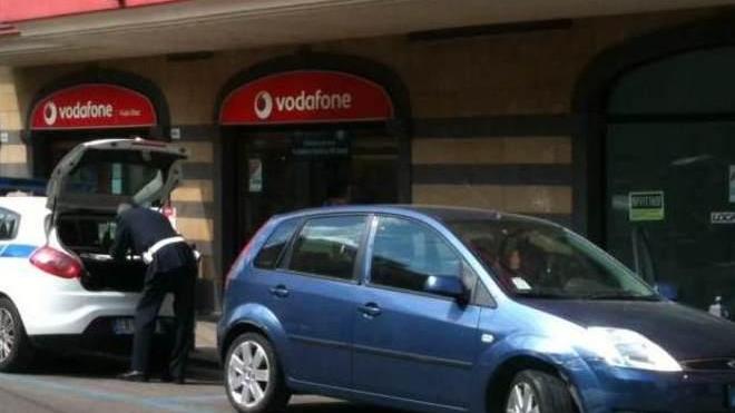 Suora “politically correct” Urta un’auto e lascia i dati