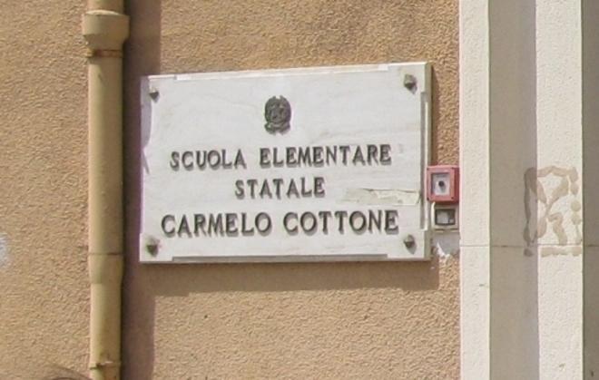 Nessuna nuova intitolazione, per la scuola “Cottone” 