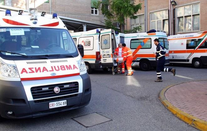 Infortunio in superstrada Operaio vola da otto metri 