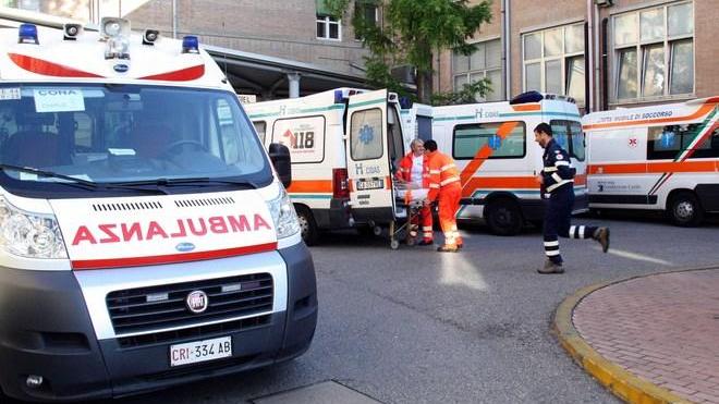 Infortunio in superstrada Operaio vola da otto metri