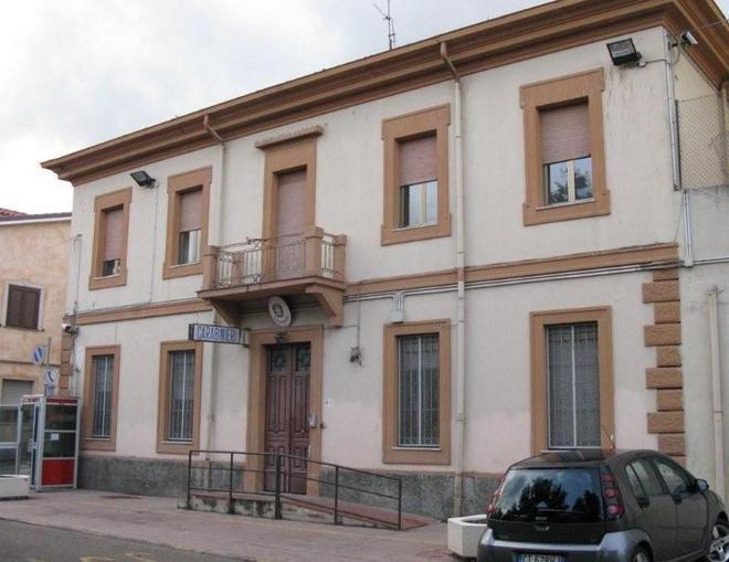 Guardia medica chiusa davanti a due feriti: una donna protesta e il medico la picchia 