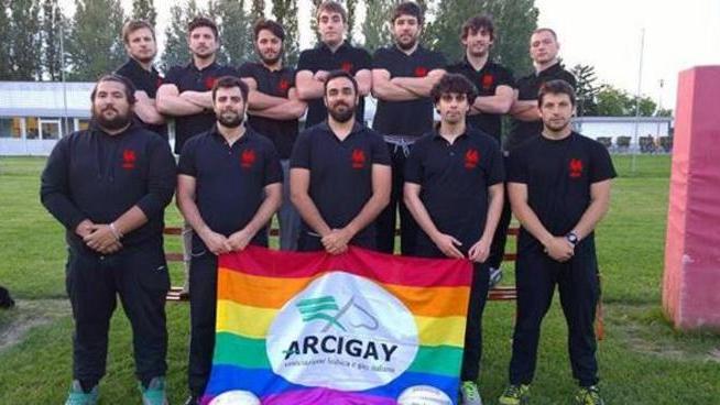 Arcigay sponsor della squadra di rugby